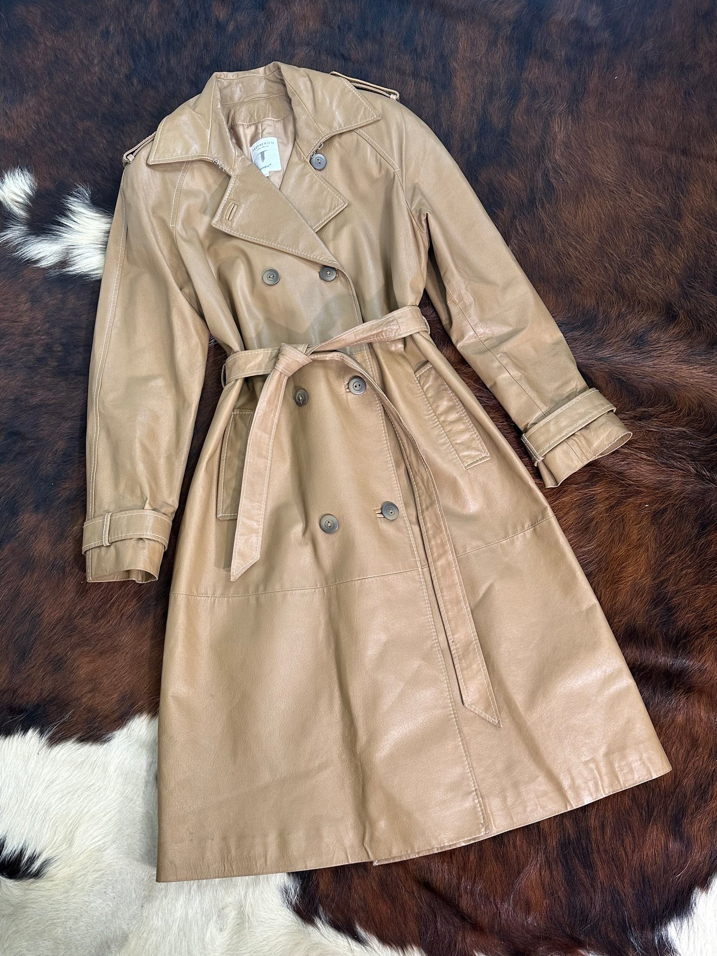 Trench in vera pelle color cammello
