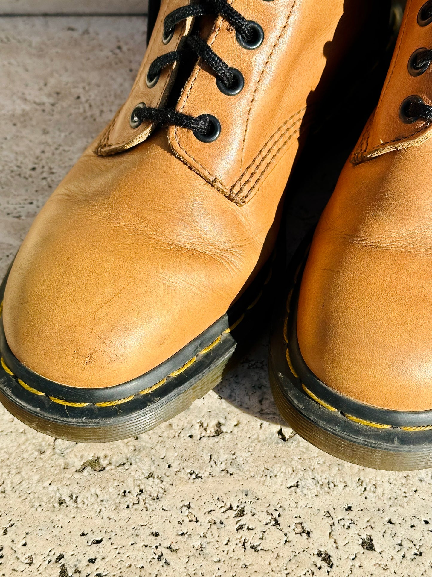 Dr. Martens 1460 - Anfibi Vintage in Pelle Caramello | Tg 38