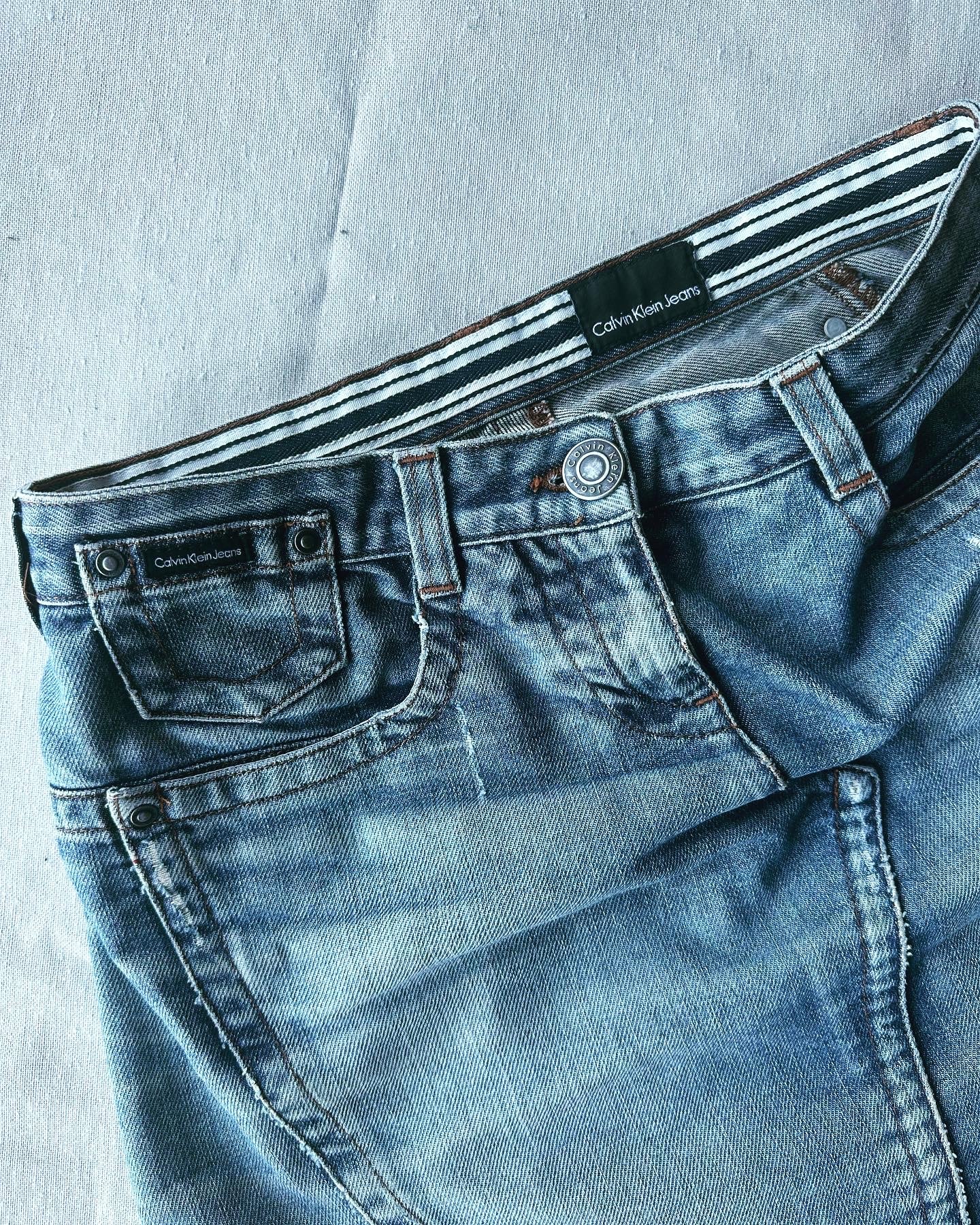 Calvin Klein skirt belt y2k