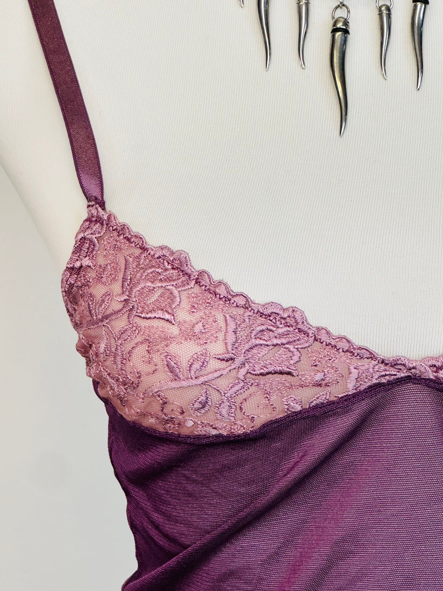 Y2k tank micromesh top, Top Vintage in Micromesh Viola con Dettagli in Pizzo Rosa Malva