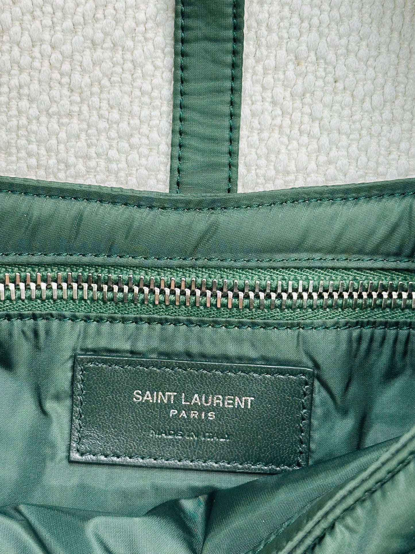 SAINT LAURENT PARIS - Borsa Shoulder in Nylon Verde Racing con profili rossi