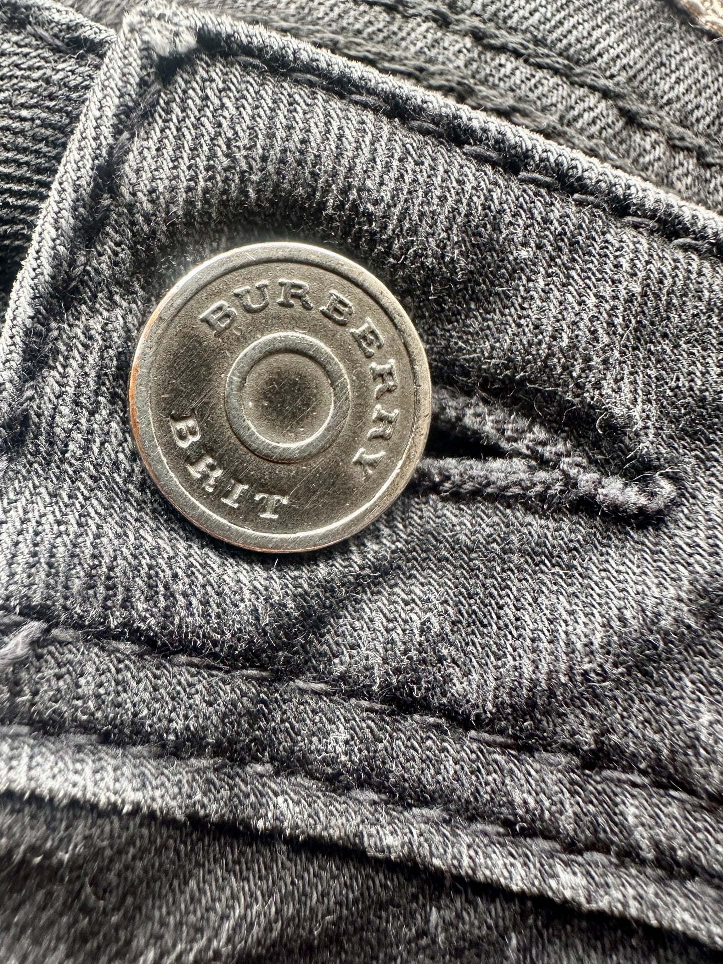 Jeans neri Burberry con logo ricamato