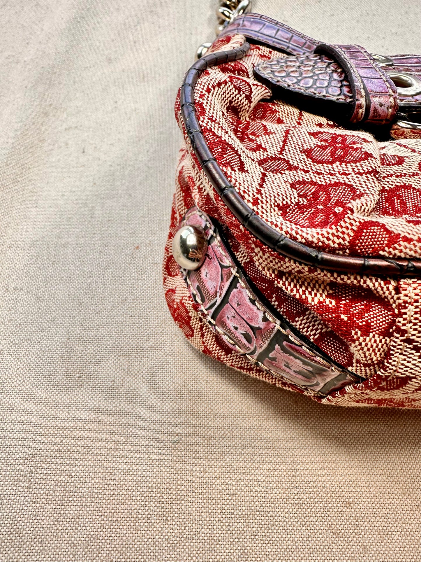 GUESS - Pochette 🌸