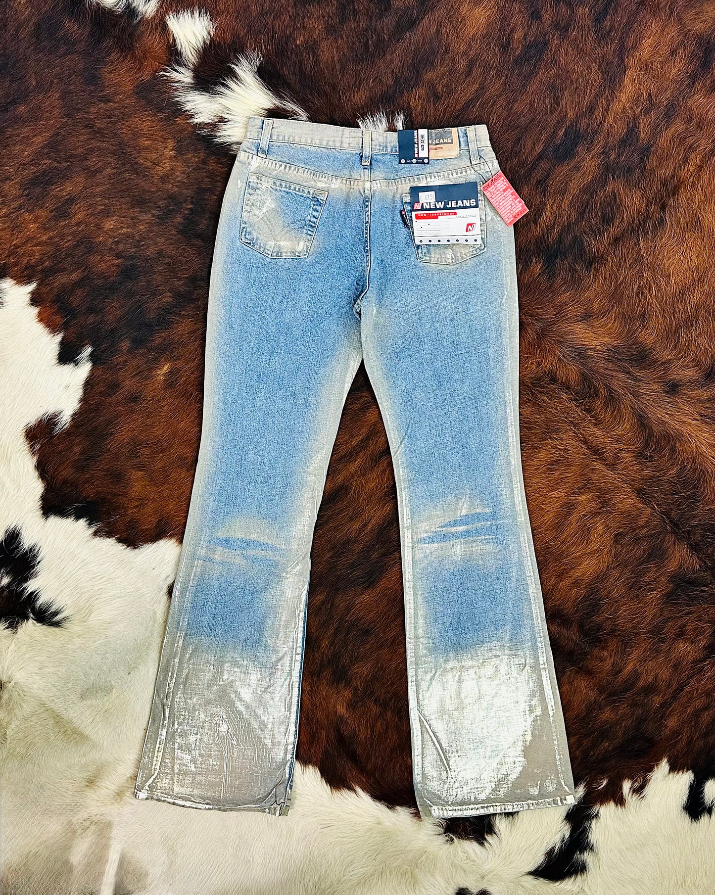 NEW JEANS – Y2K Silver Foil