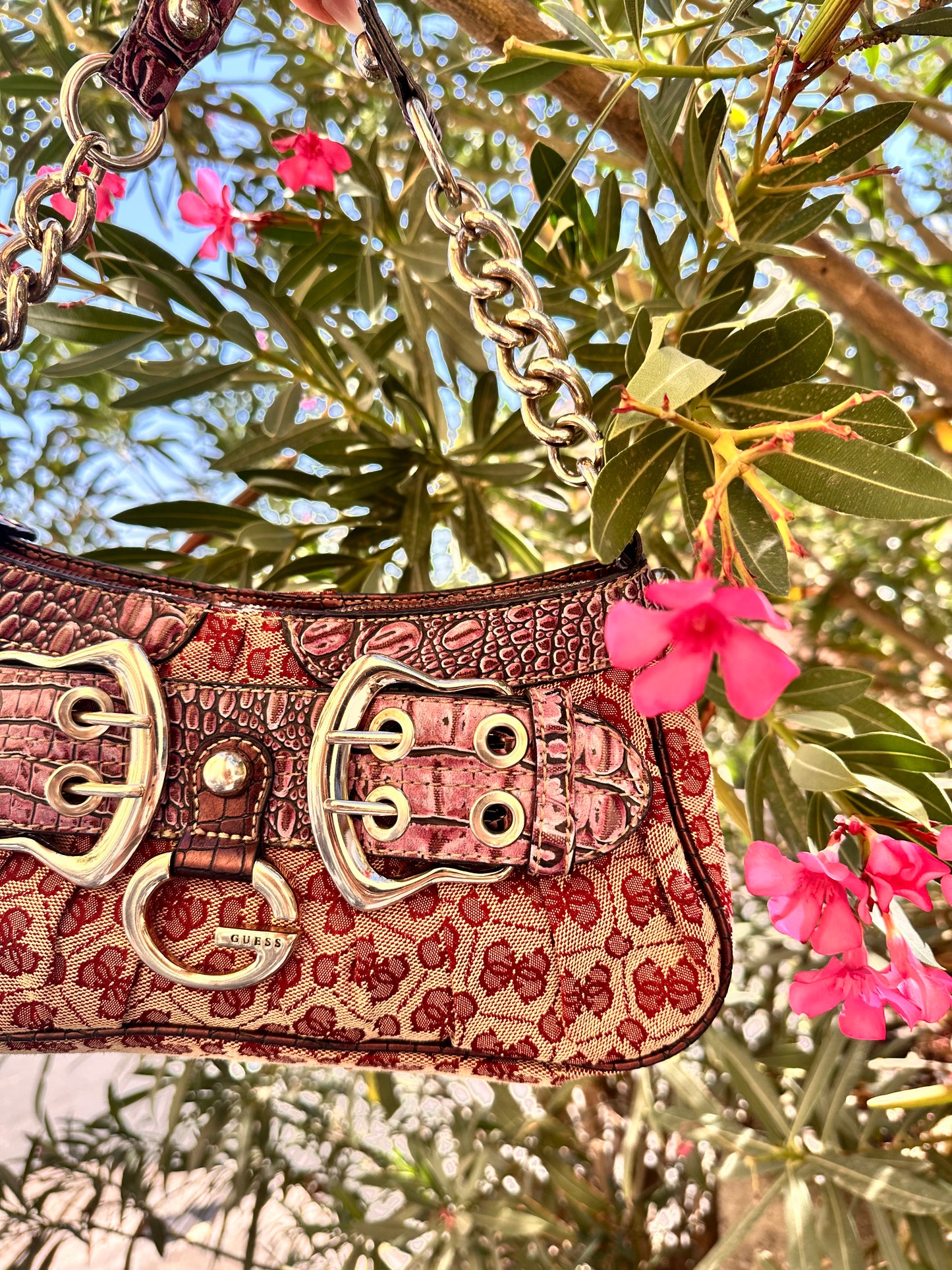 GUESS - Pochette 🌸