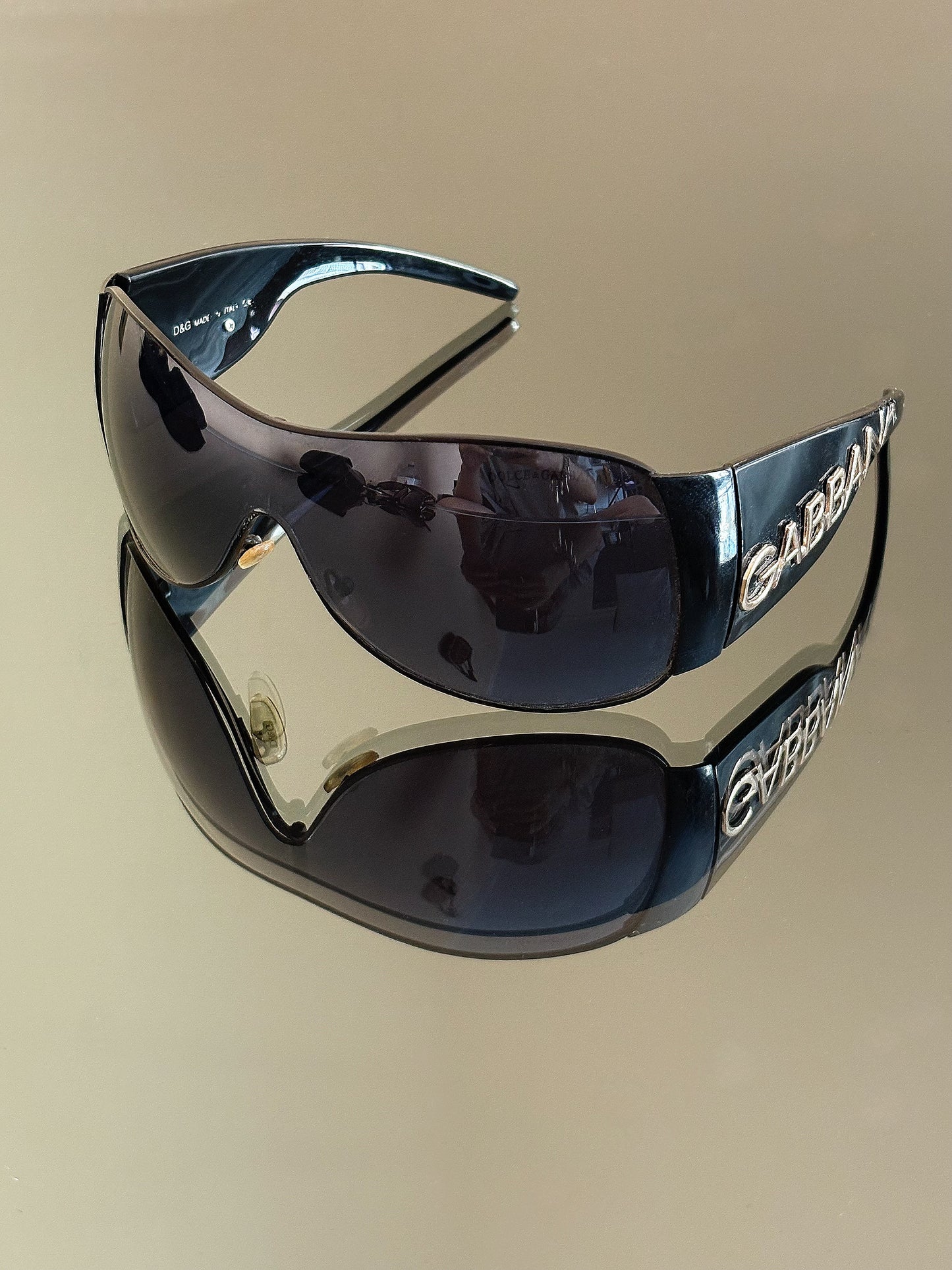 DOLCE & GABBANA - Occhiali da sole – Shield Y2K oversize con maxi logo