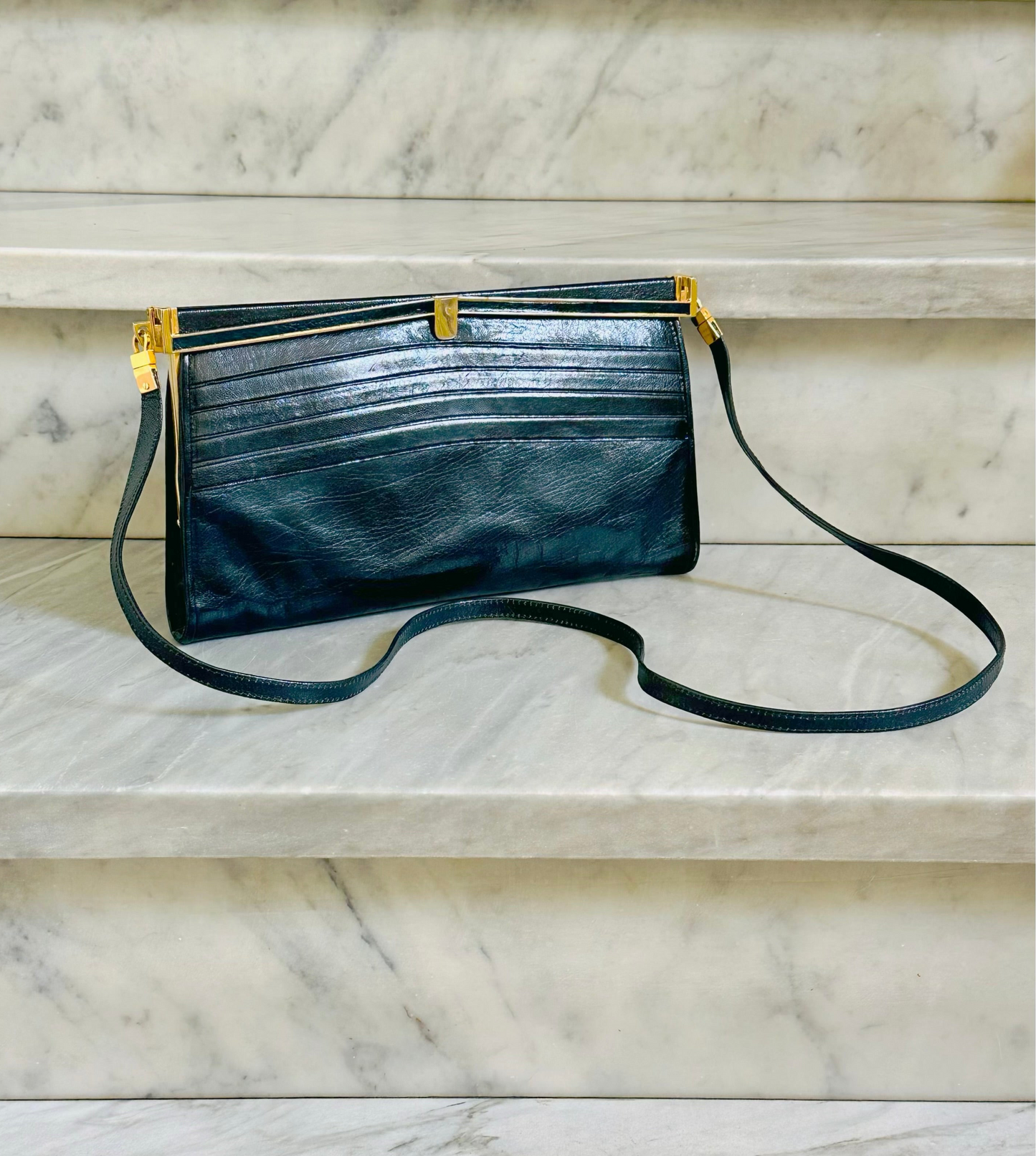 CLUTCH - Borsa Vintage Structured in Pelle Blu Notte con Chiusura Gioiello