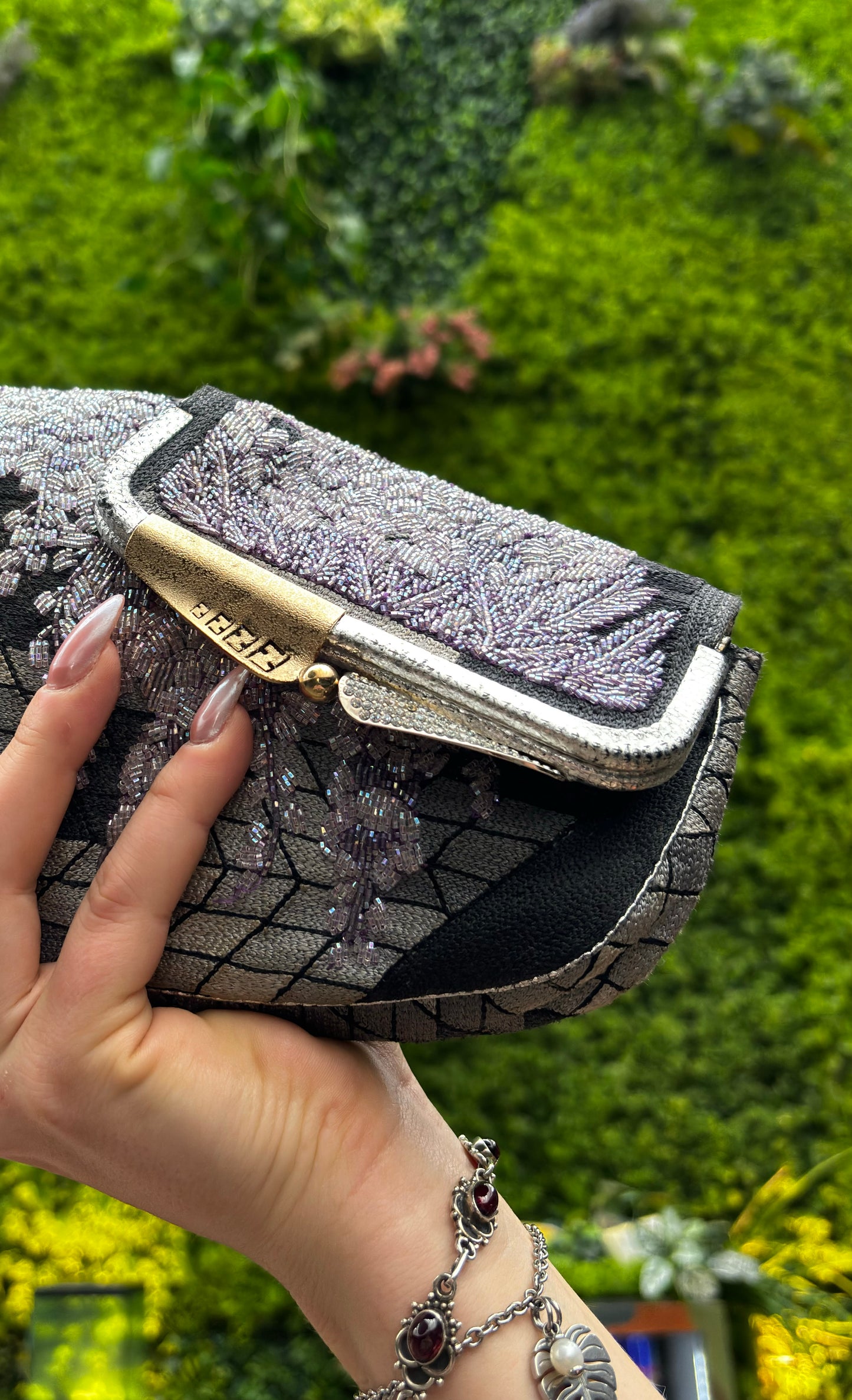 FENDI - Pochette Vintage “Border Line Embroidery +Kari” – Nuova con Etichetta