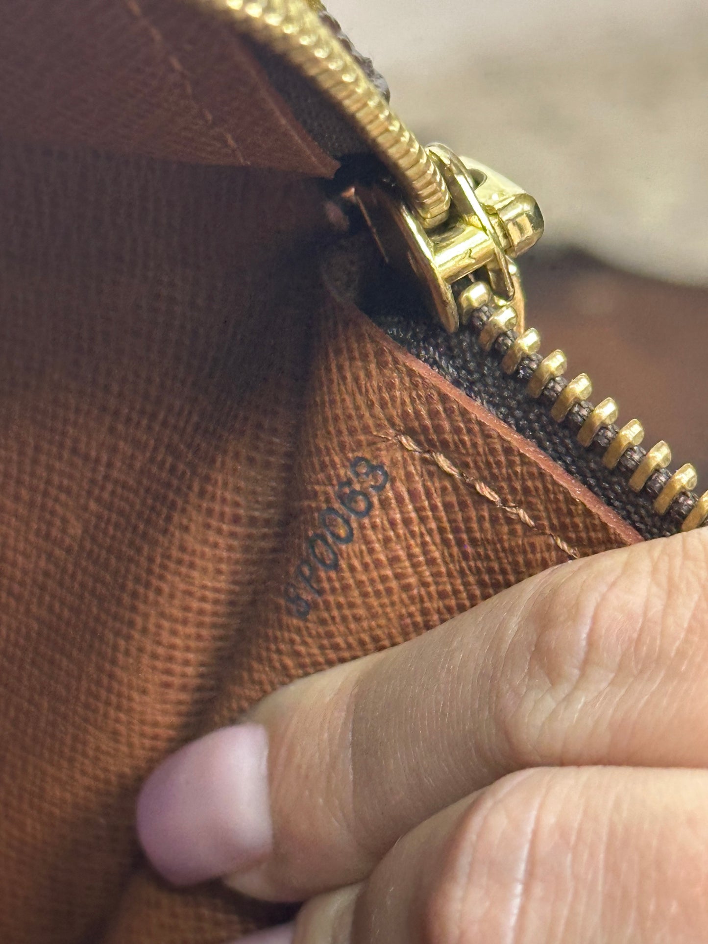 LOUIS VUITTON - Papillon 30