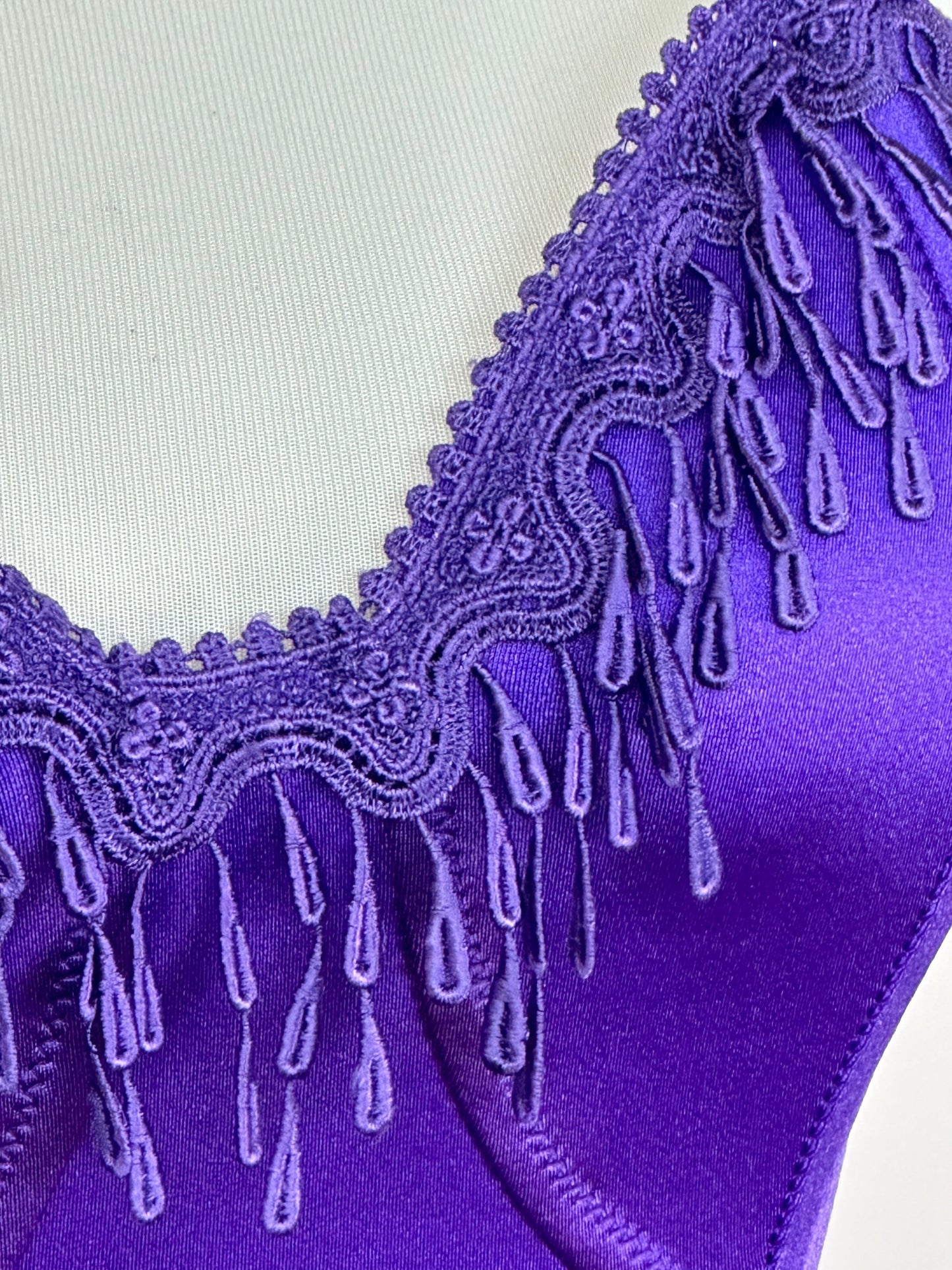 Top bustier vintage elasticizzato viola con ricami a goccia