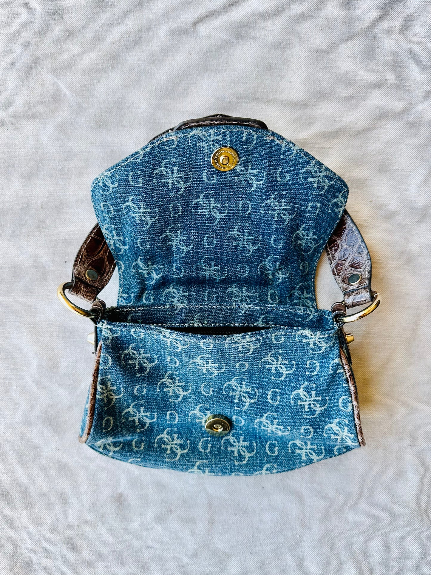 GUESS - Pochette