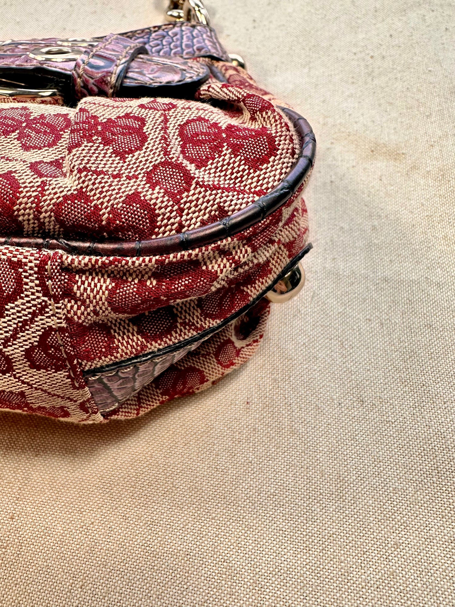 GUESS - Pochette 🌸