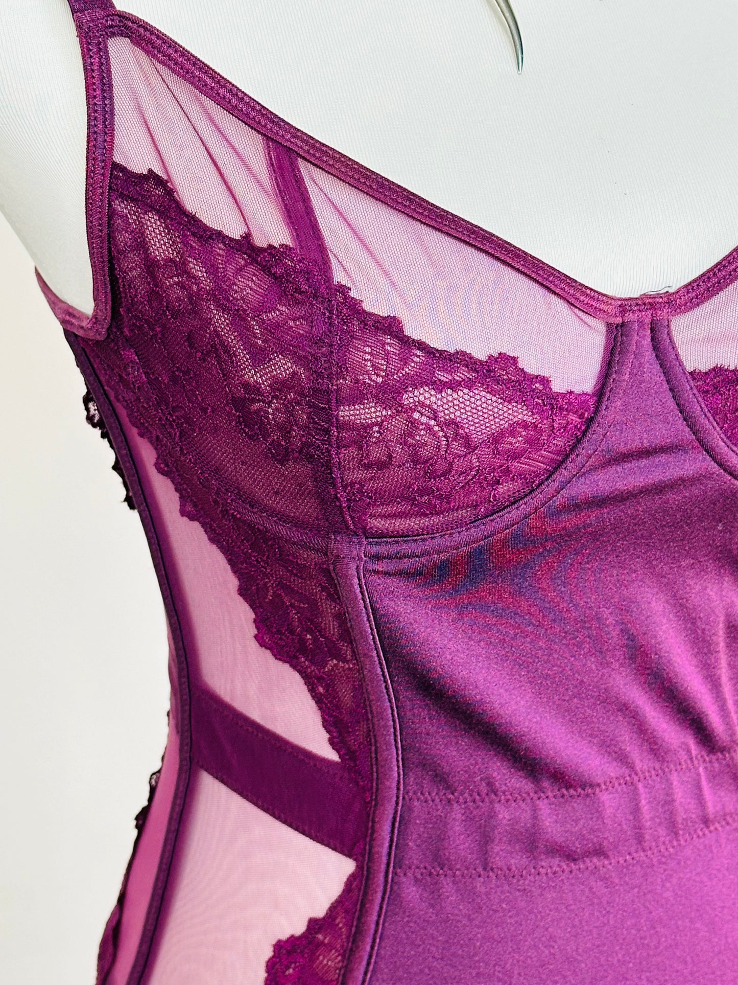 Corsetto vintage in micromesh e pizzo color mora