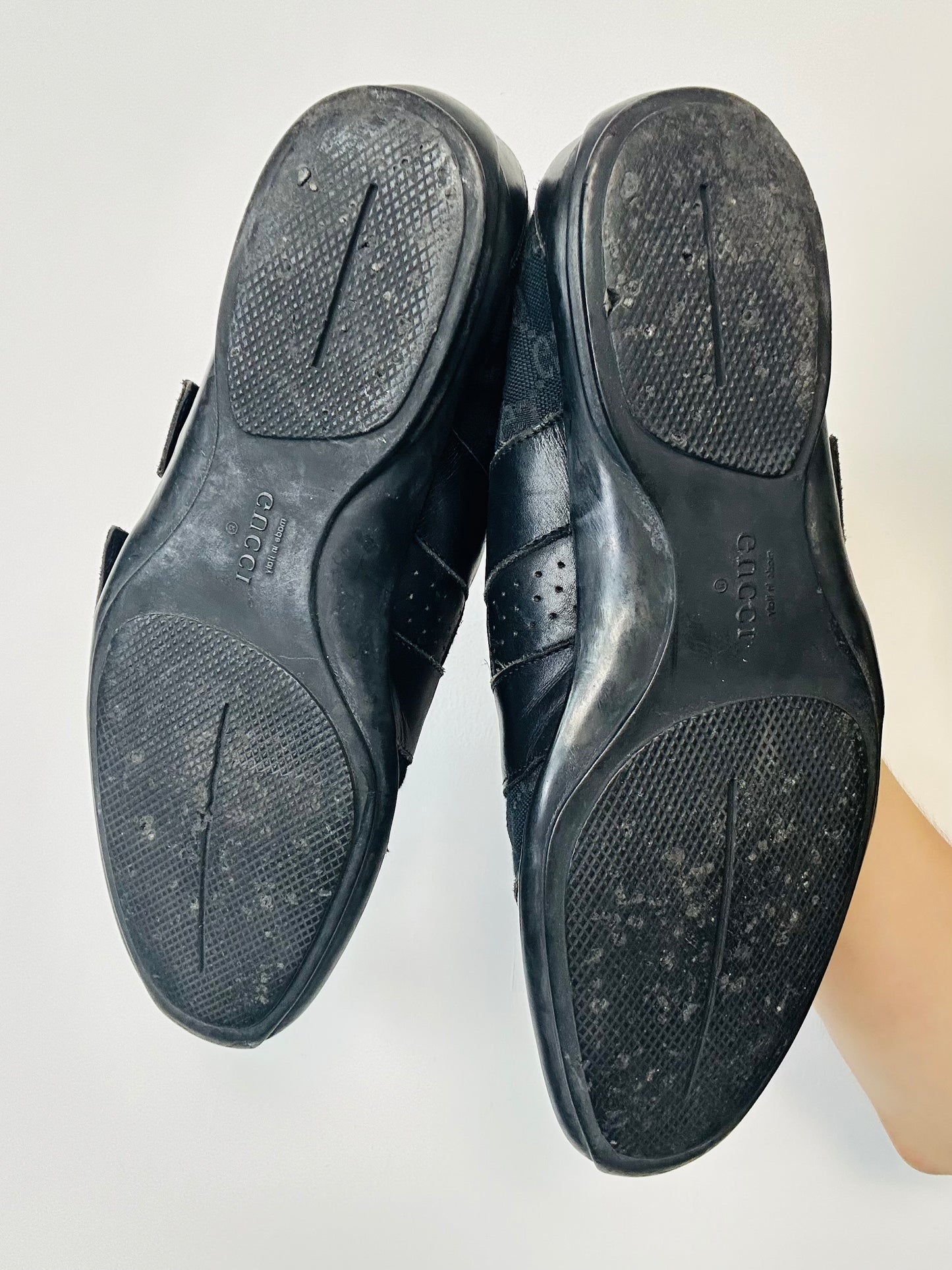 GUCCI - Sneakers Vintage con Doppio Strap – Pelle e Tela GG Monogram – Nero | Tg 40½