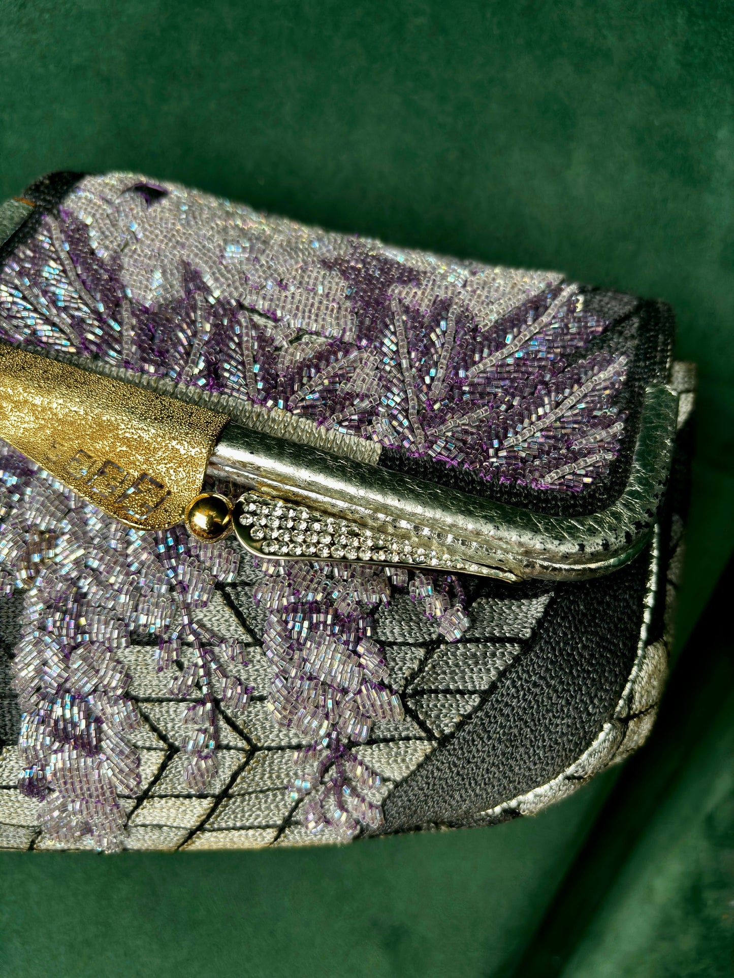 FENDI - Pochette Vintage “Border Line Embroidery +Kari” – Nuova con Etichetta