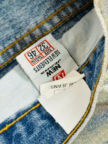NEW JEANS – Y2K Silver Foil