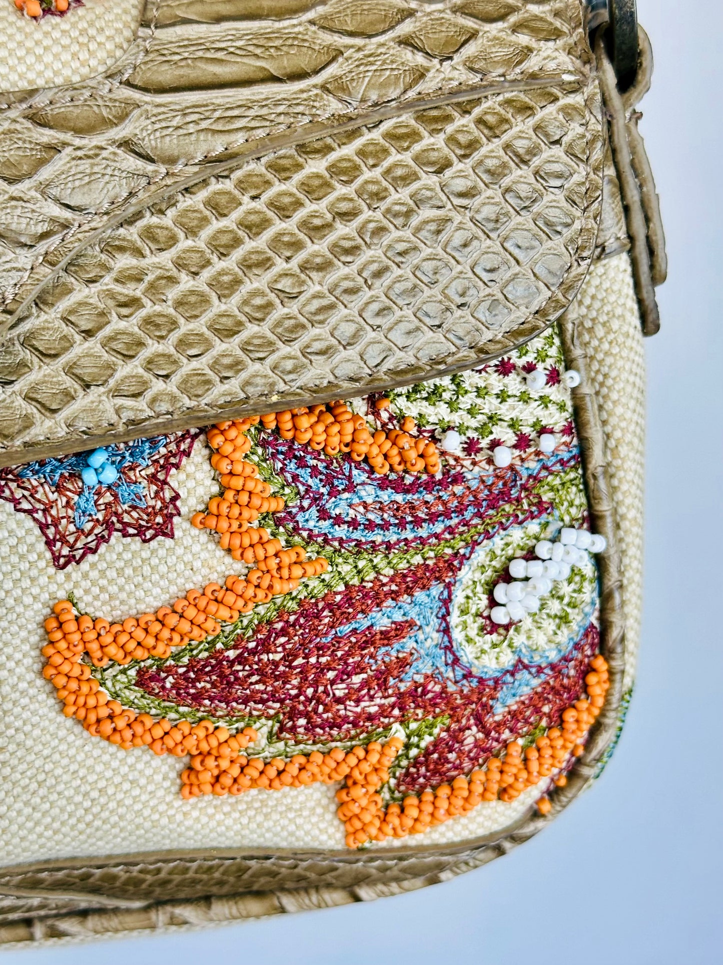 JUST CAVALLI - Borsa hobo-chic Y2K in tessuto ricamato e pelle effetto pitone