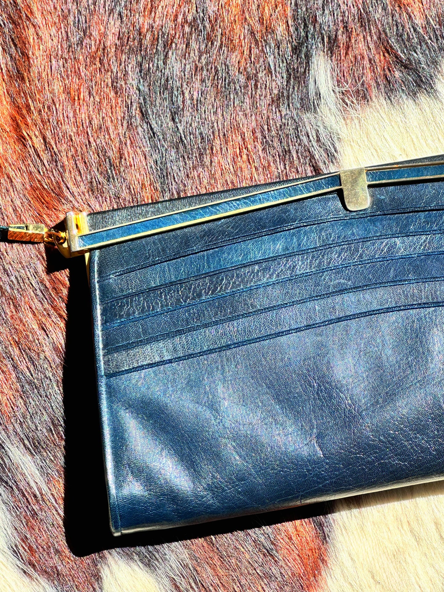 CLUTCH - Borsa Vintage Structured in Pelle Blu Notte con Chiusura Gioiello