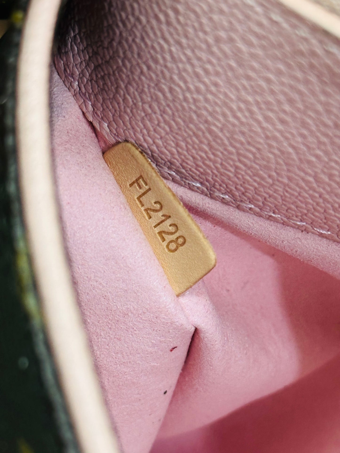 LOUIS VUITTON - Pallas MM – Monogram Canvas