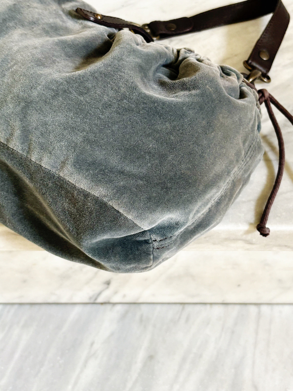MAX&Co - Borsa a Spalla in Velluto Grigio\Verde con Dettagli Marroni