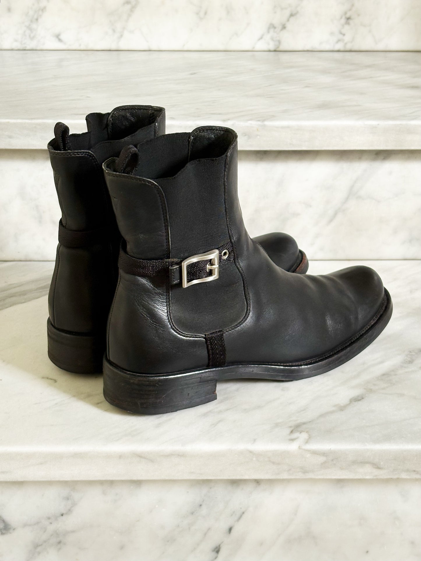 PRADA - Stivaletti Prada Vintage in pelle nera con fibbia e suola carrarmato | Tg. 38