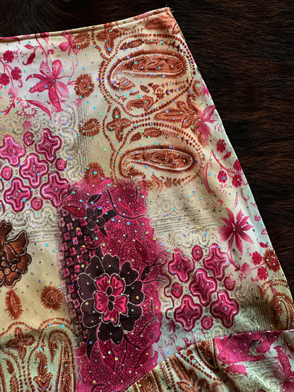 Gonna vintage patchwork con volant asimmetrico e glitter – Rosa & paisley Y2K