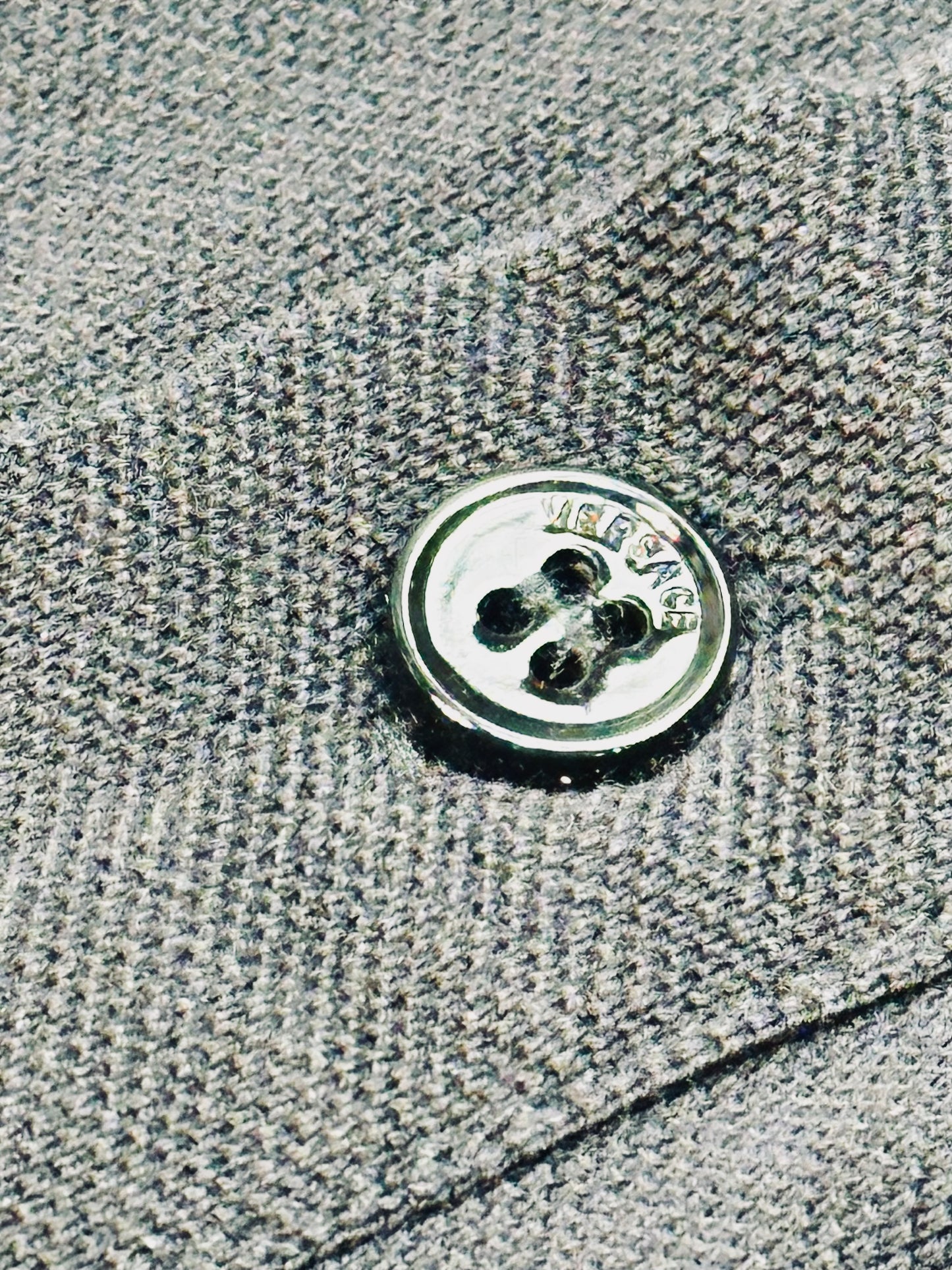 VERSACE – Polo color nero con Medusa Embroidery Edition | M