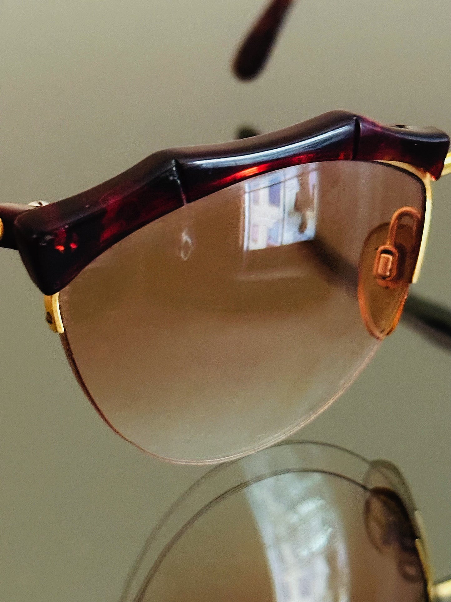 VALENTINO –  Occhiali Da Sole Vintage – Semi Rimless Bordeaux & Oro – Made in Italy