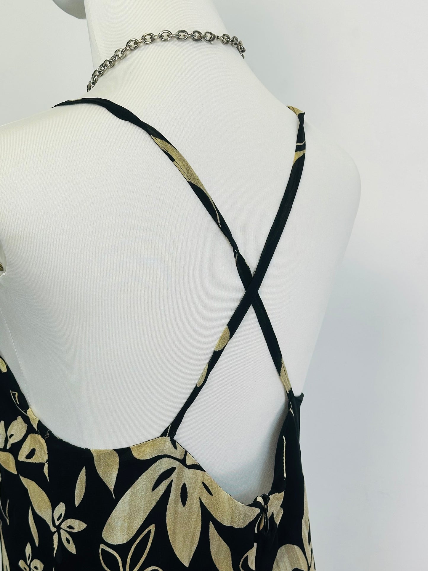 Abito vintage a fiori con spalline incrociate – stampa floreale tropicale
