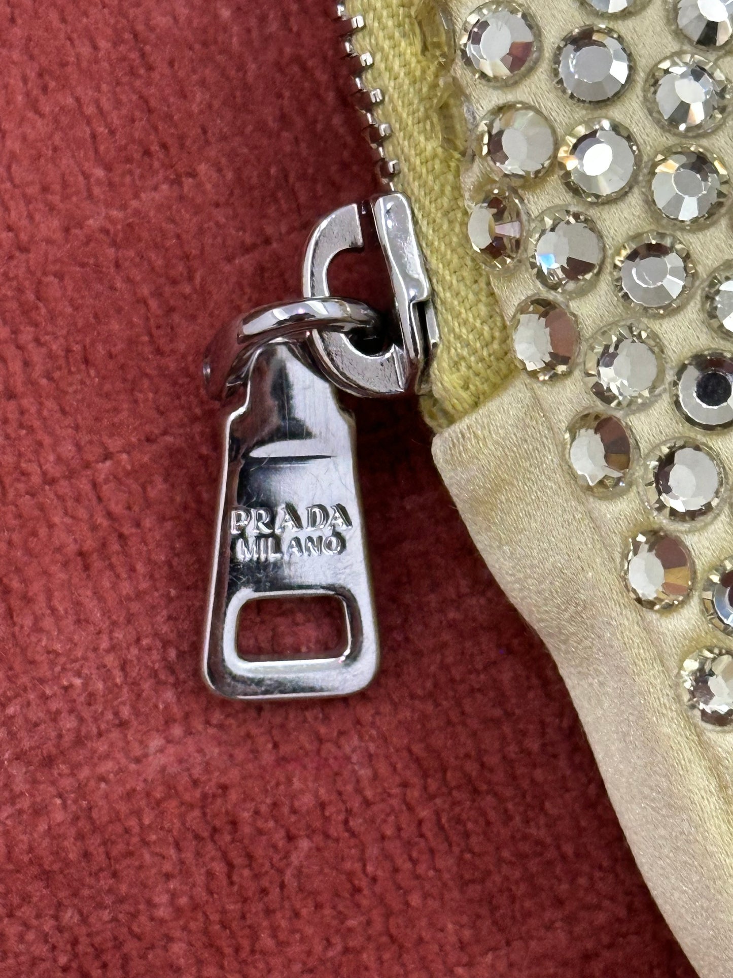 PRADA - Re-Edition 2005 Shoulder Bag – Satin Giallo con Cristalli