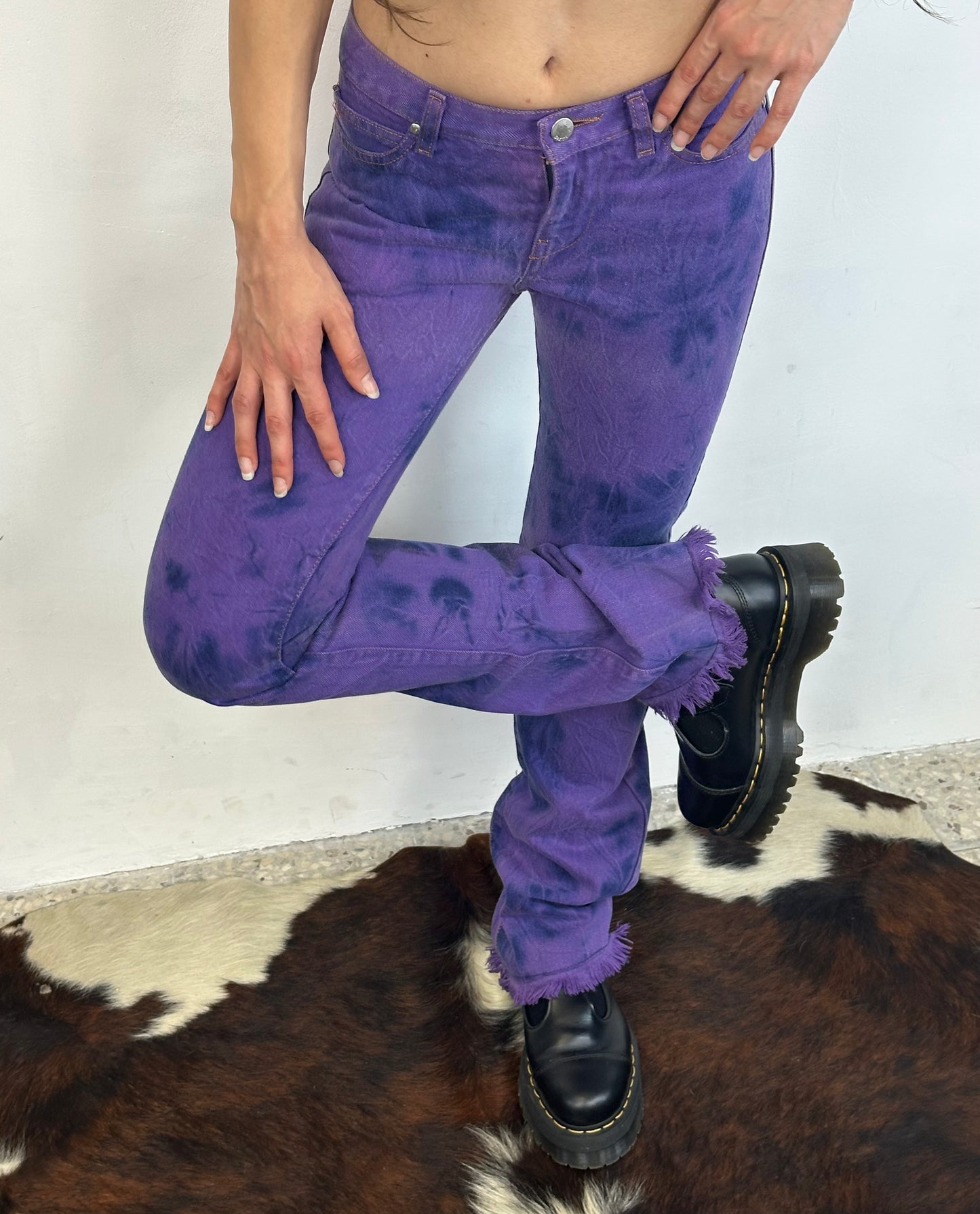 MISS SIXTY – Jeans Viola Tie-Dye Y2K con Stelle Glitter e Fondo Sfilacciato