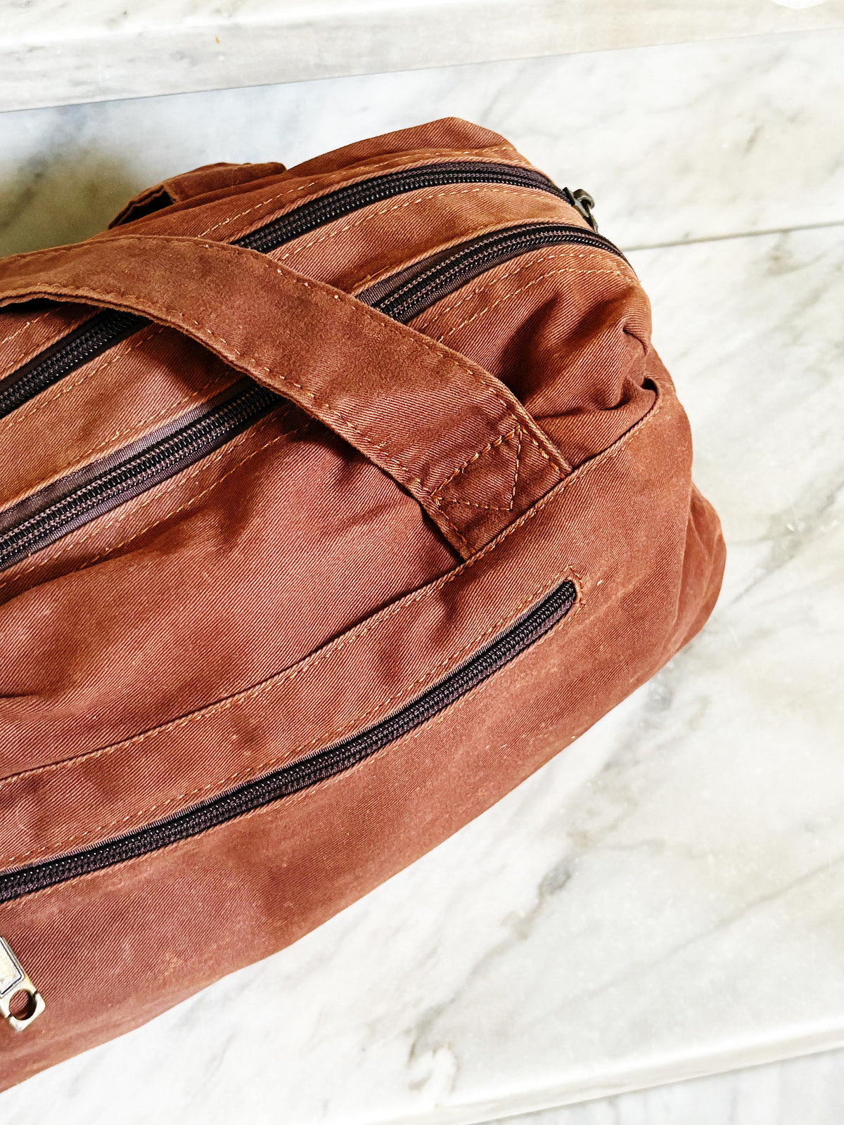 Borsa a spalla in cotone marrone ruggine multipocket – stile Y2K