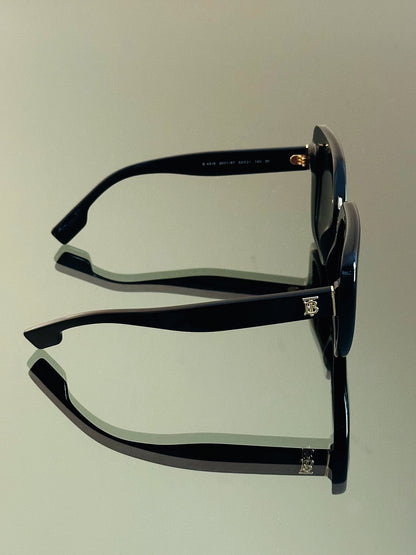 BURBERRY – BE4315 Charlotte – Occhiali da Sole Donna – Nero Lucido | Made in Italy