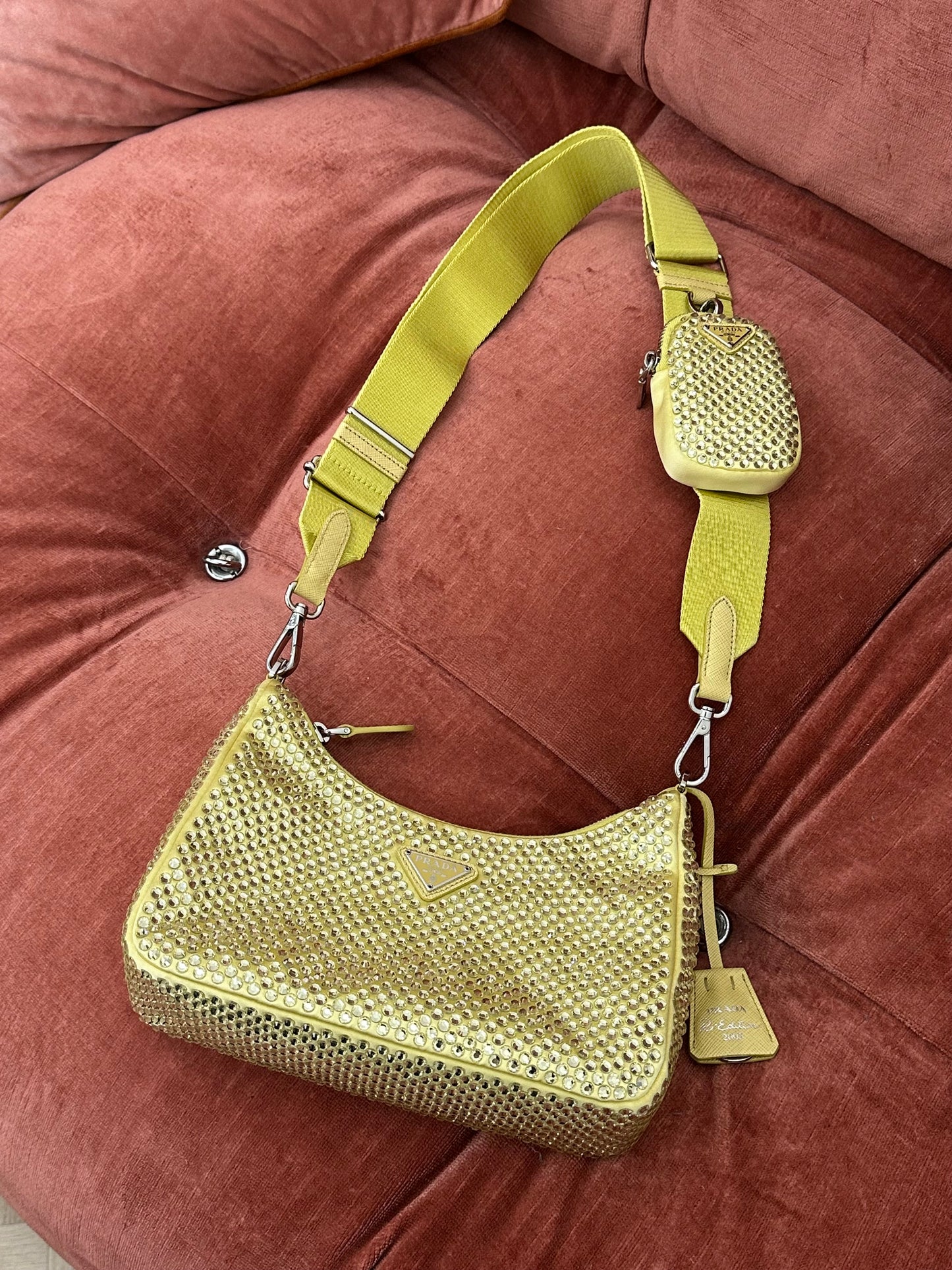 PRADA - Re-Edition 2005 Shoulder Bag – Satin Giallo con Cristalli