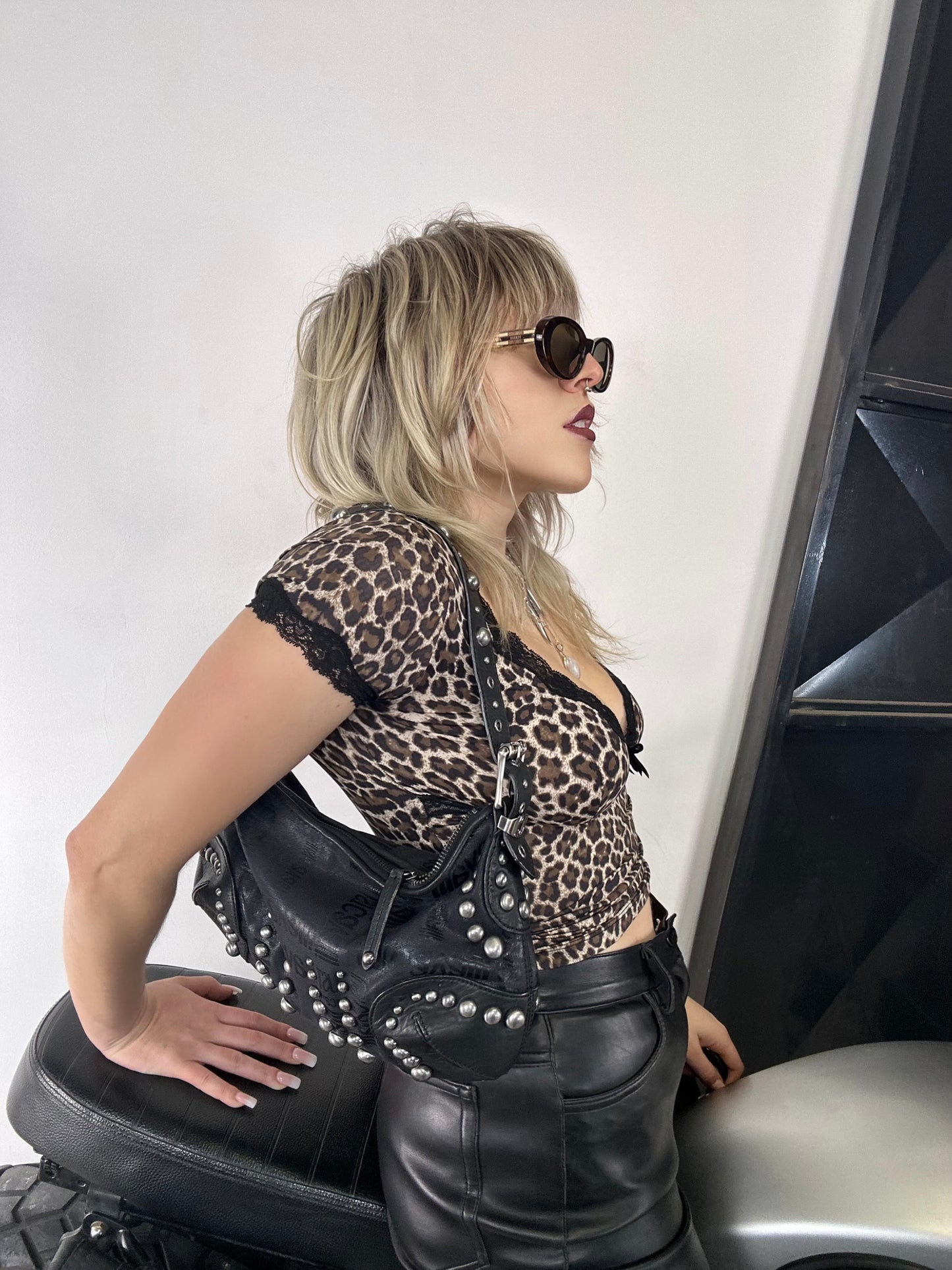 JUST CAVALLI - Borsa hobo a spalla nera borchiata Y2K