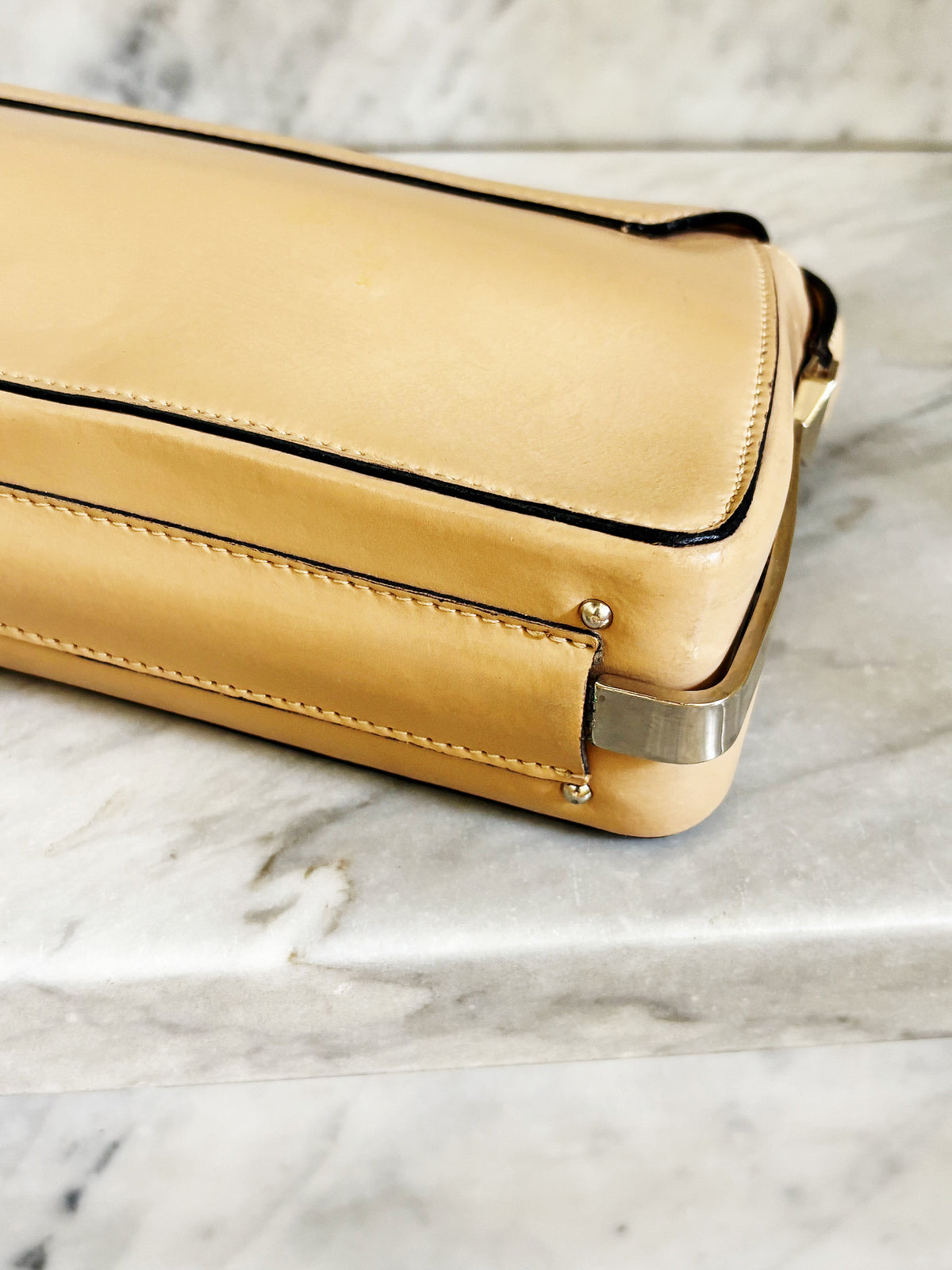 Vintage Structured Leather Shoulder Bag – Beige / Camel