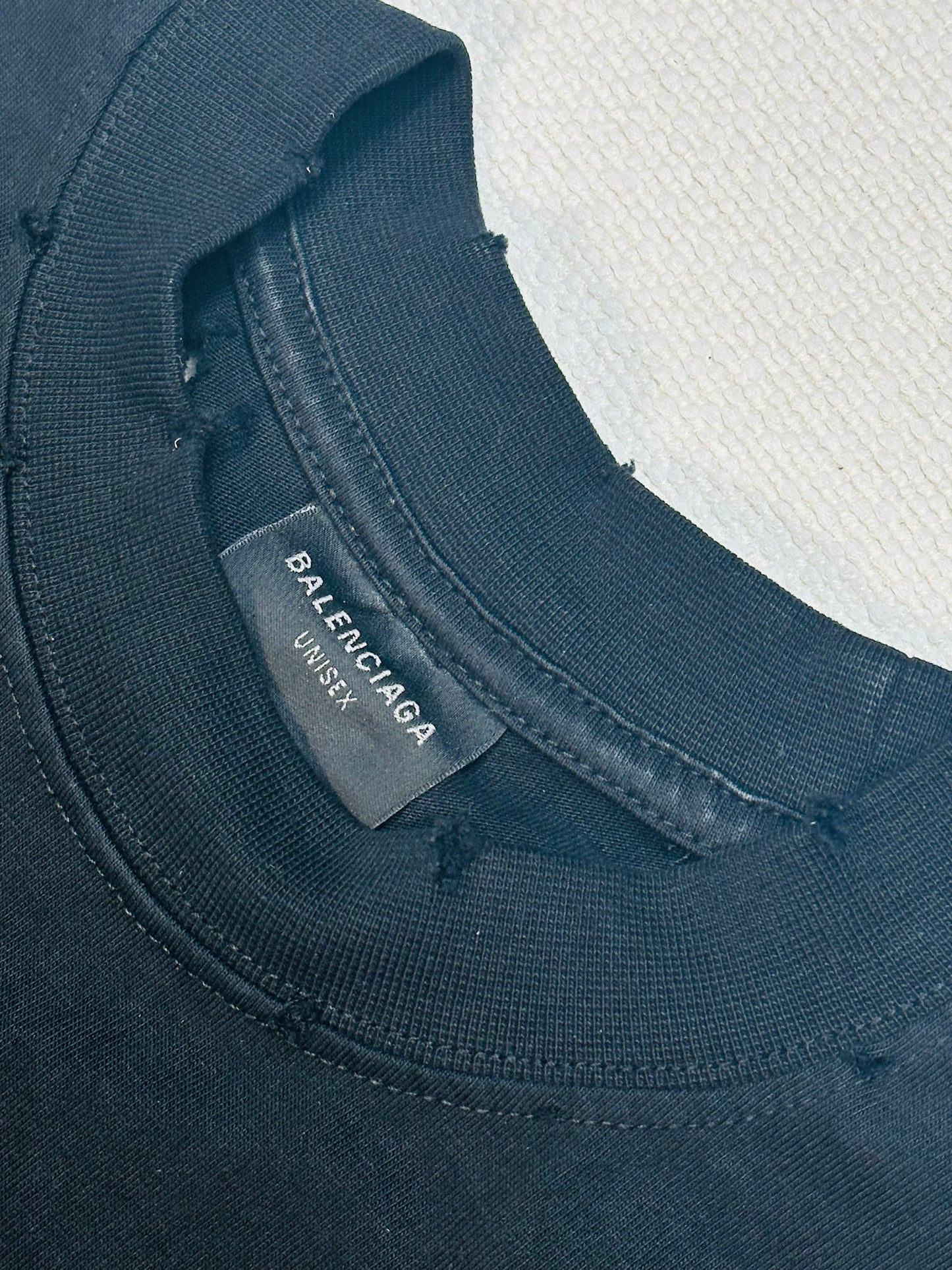 BALENCIAGA - T-Shirt Gothic Logo” Unisex – (fit oversize)