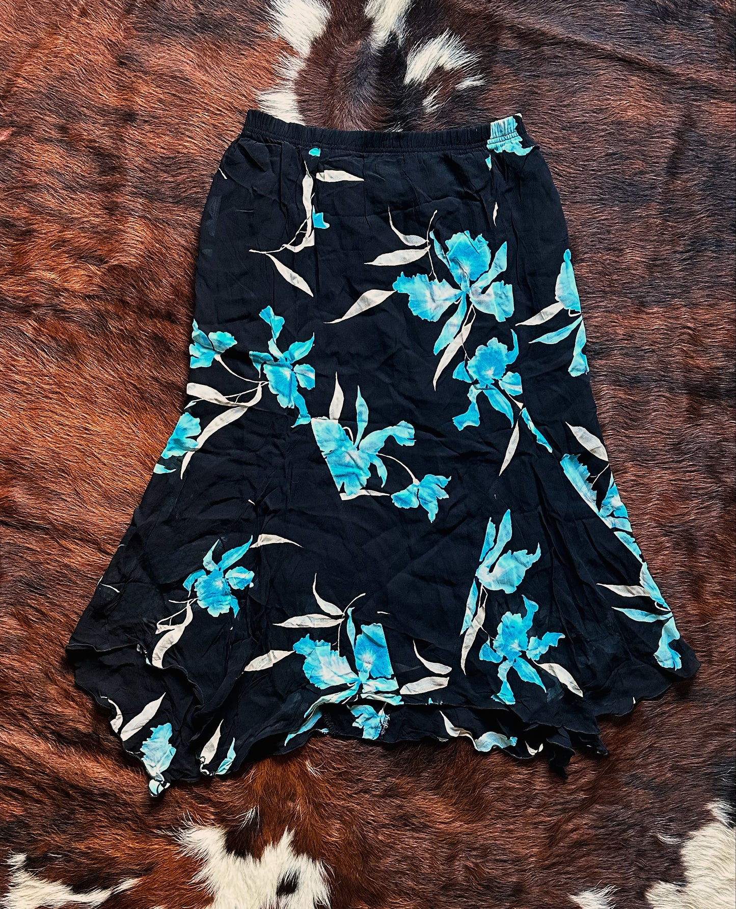 Gonna Vintage in Viscosa Nera con Stampa Floreale Azzurra
