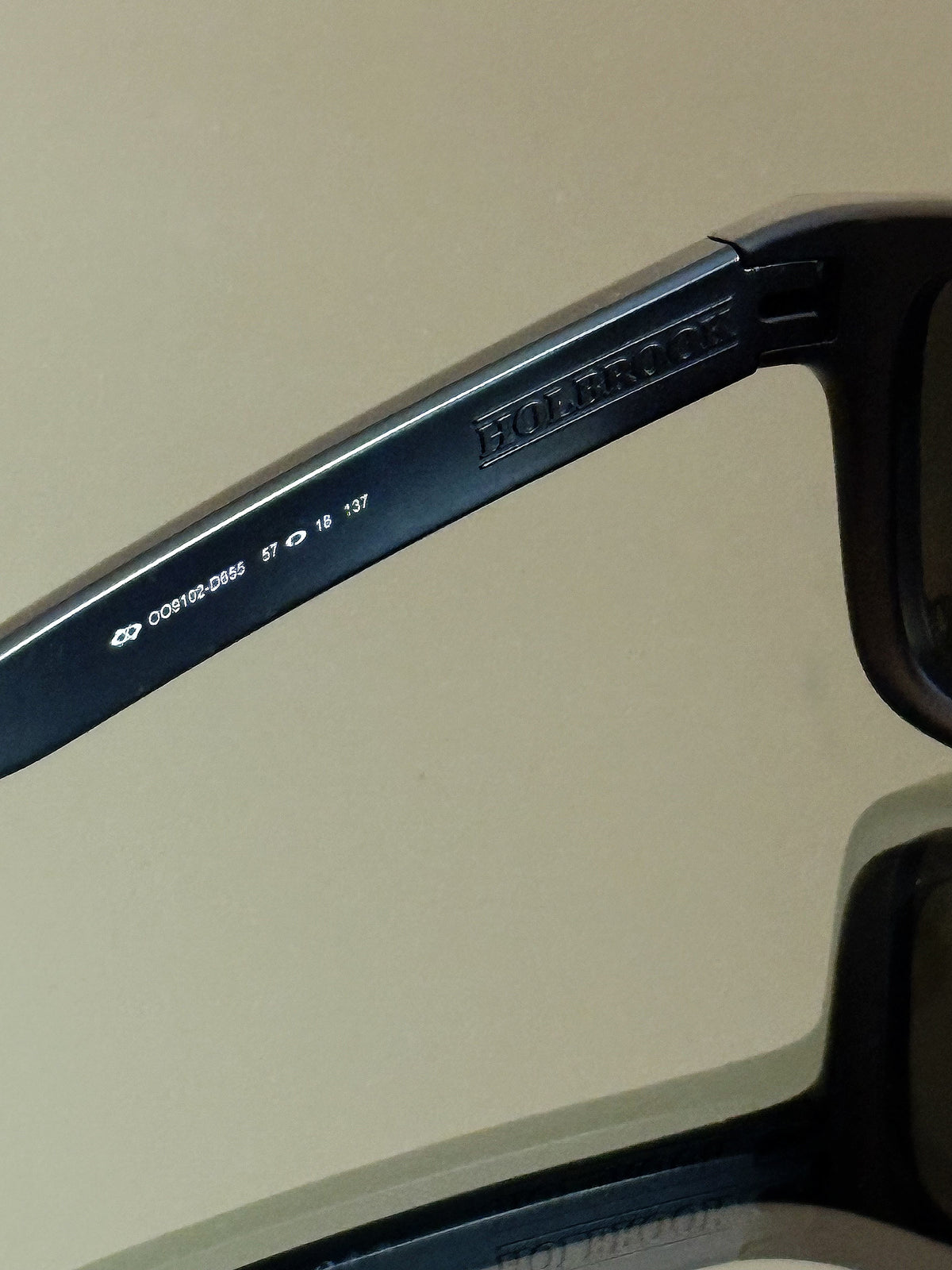 OAKLEY HOLBROOK – Occhiali da sole Matte Black / Dark Lenses – Icon Logo