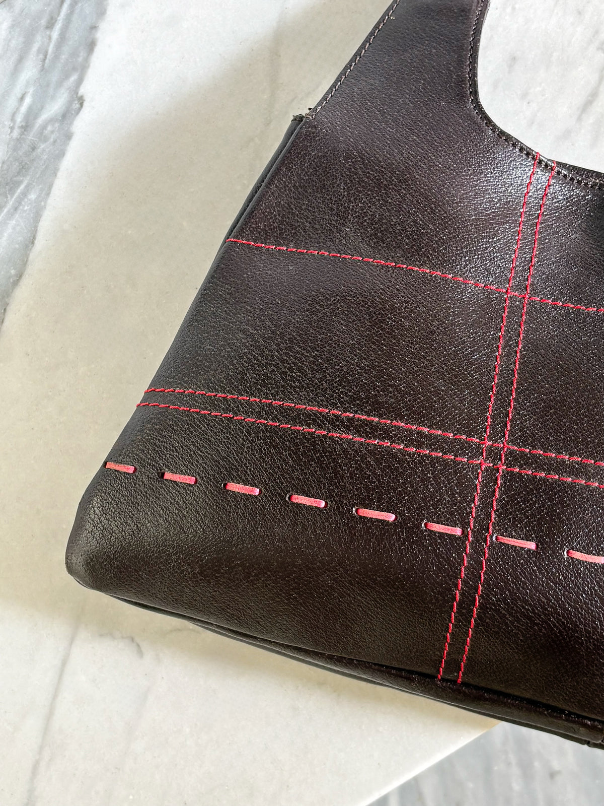PENNYBLACK - Vintage Y2K Brown Leather Shoulder Bag – Borsa in Pelle Marrone con Cuciture Rosse