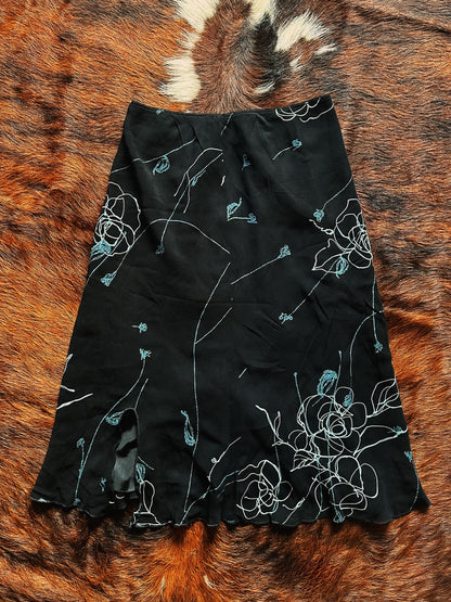 Gonna Vintage Nera con Ricami Floreali Azzurri
