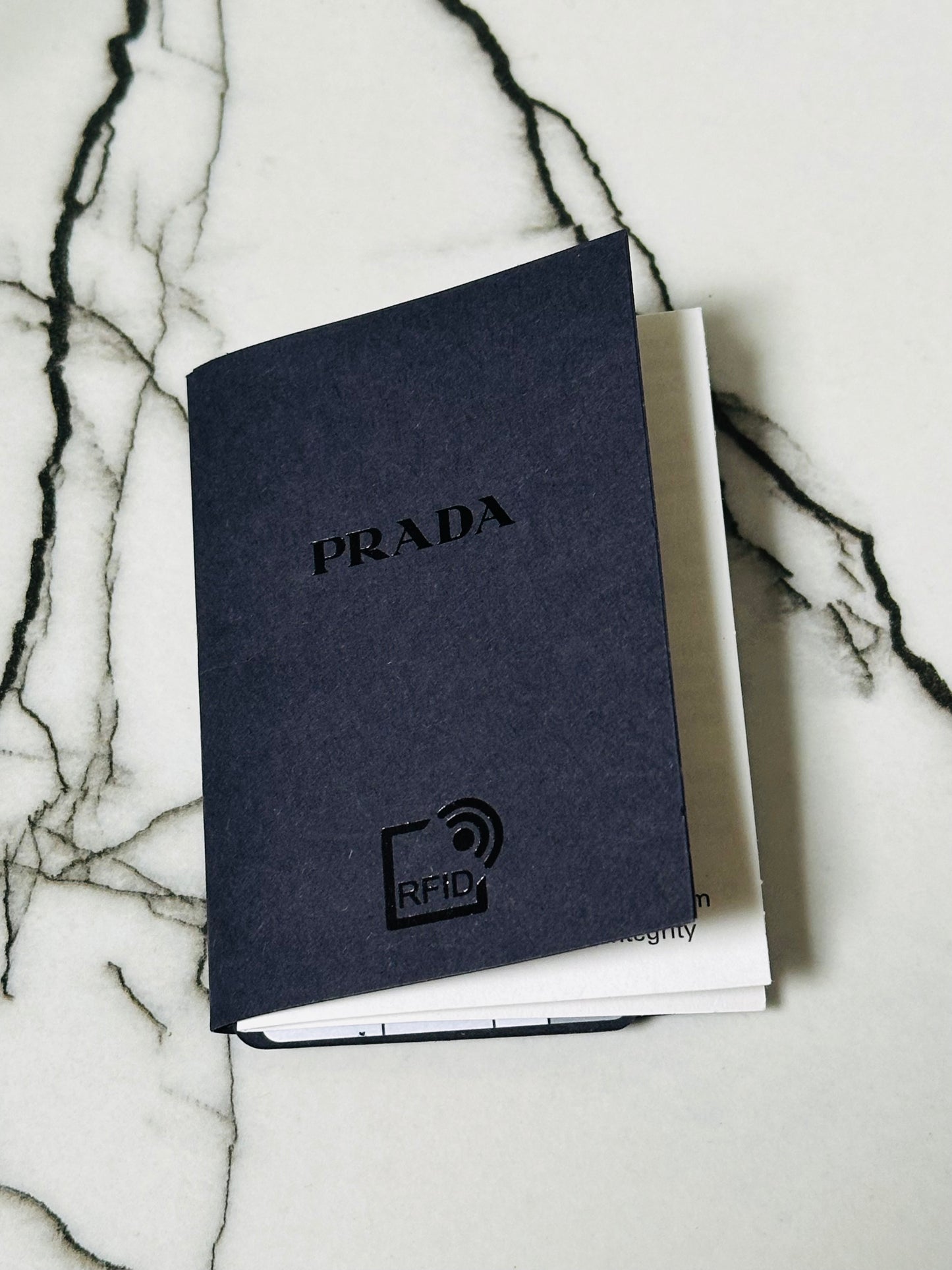 PRADA - Re-Edition 2005 Shoulder Bag – Satin Verde con Cristalli
