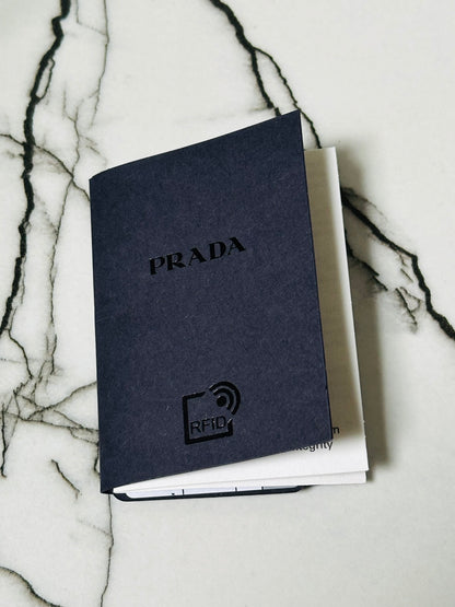 PRADA - Re-Edition 2005 Shoulder Bag – Satin Verde con Cristalli