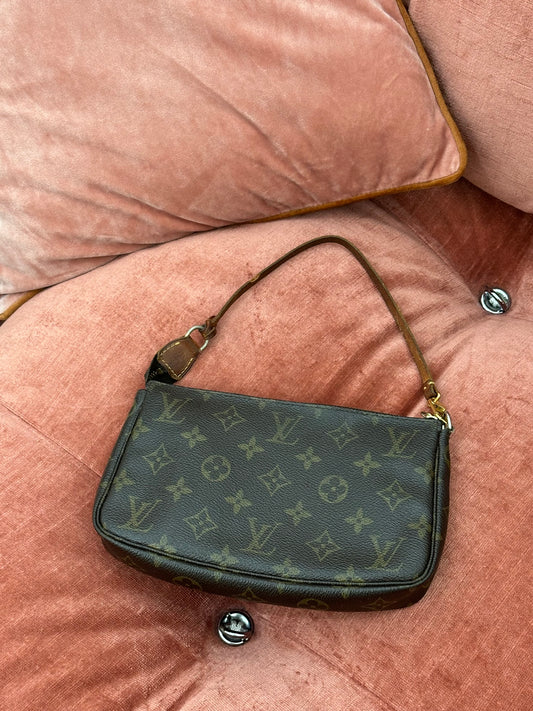 LOUIS VUITTON - Pochette Accessoires Monogram Canvas | Vintage Made in France