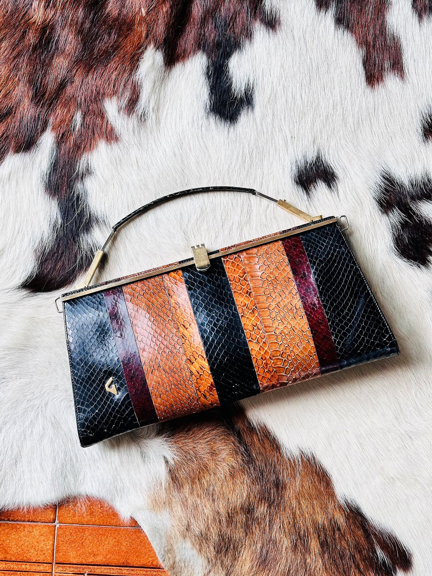 CLUTCH - 80s structured exotic leather bag