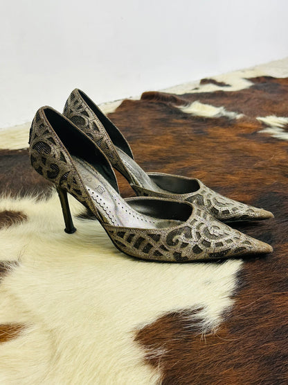 Décolleté vintage in pizzo lamé bronzo con tacco scolpito – Made in Italy