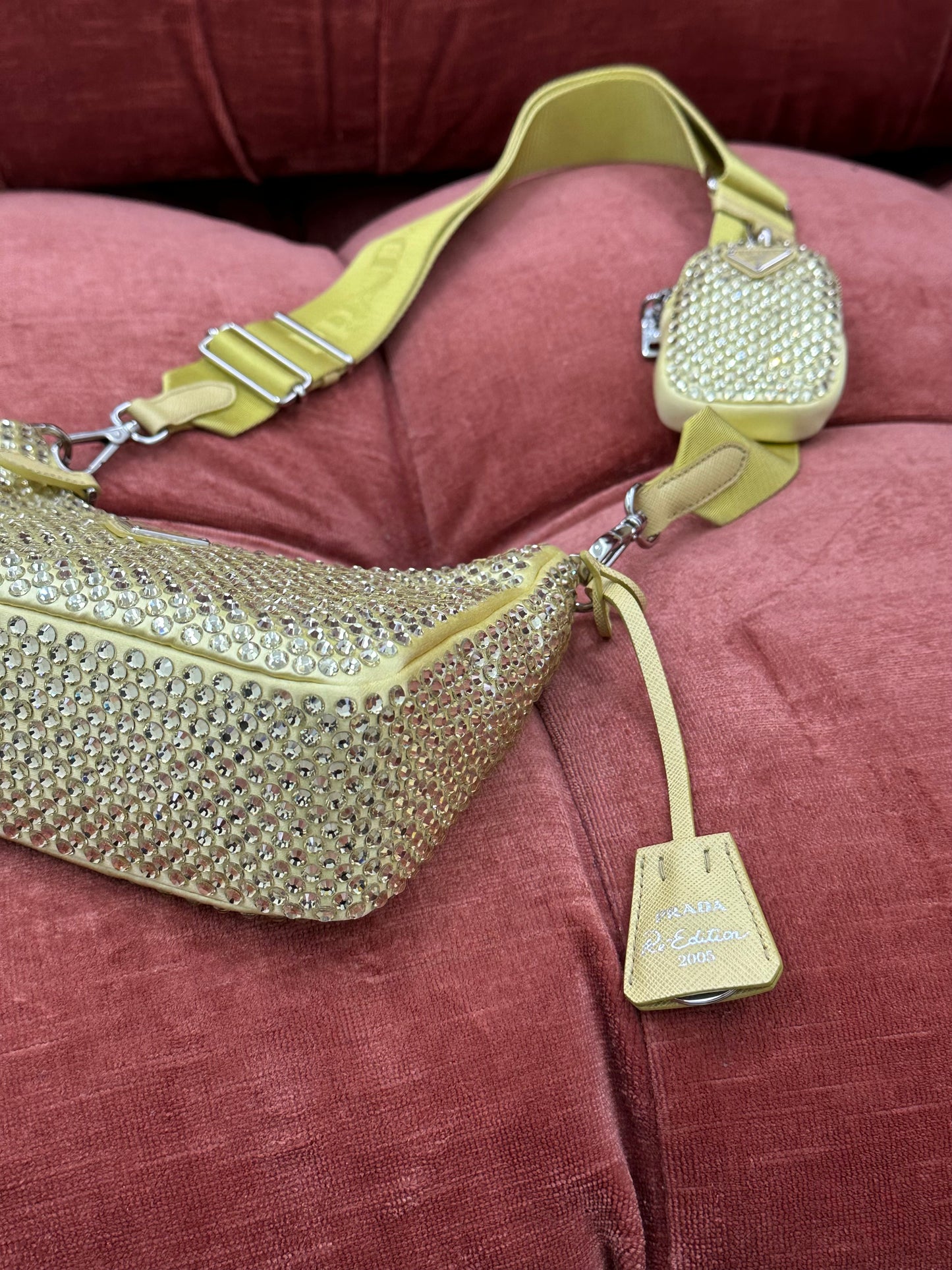 PRADA - Re-Edition 2005 Shoulder Bag – Satin Giallo con Cristalli