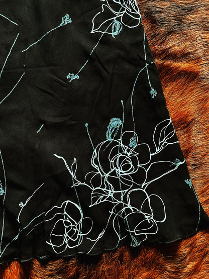 Gonna Vintage Nera con Ricami Floreali Azzurri