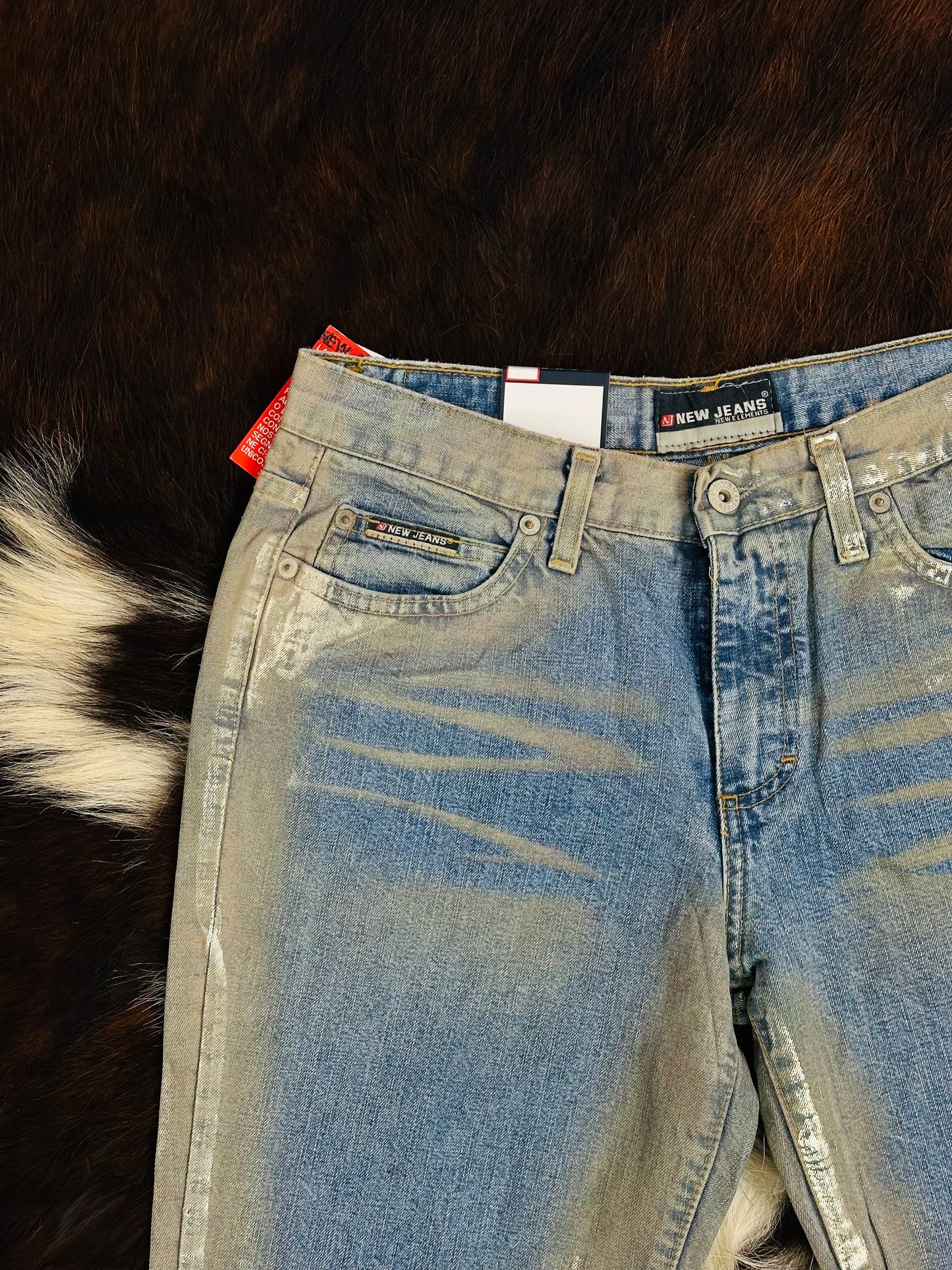 NEW JEANS – Y2K Silver Foil