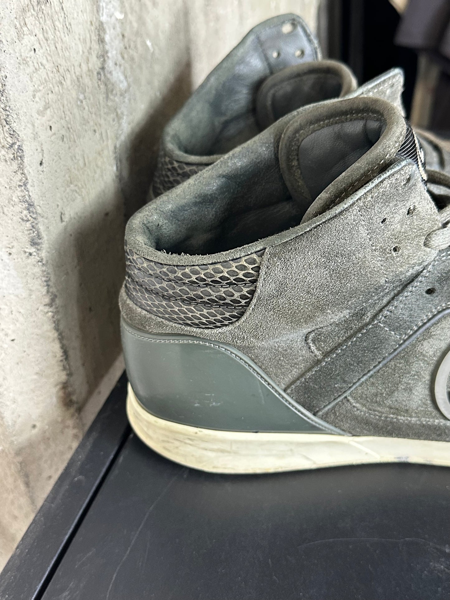 GUCCI - Sneakers High-Top in Pelle Scamosciata – Logo GG Laterale | Tg 42